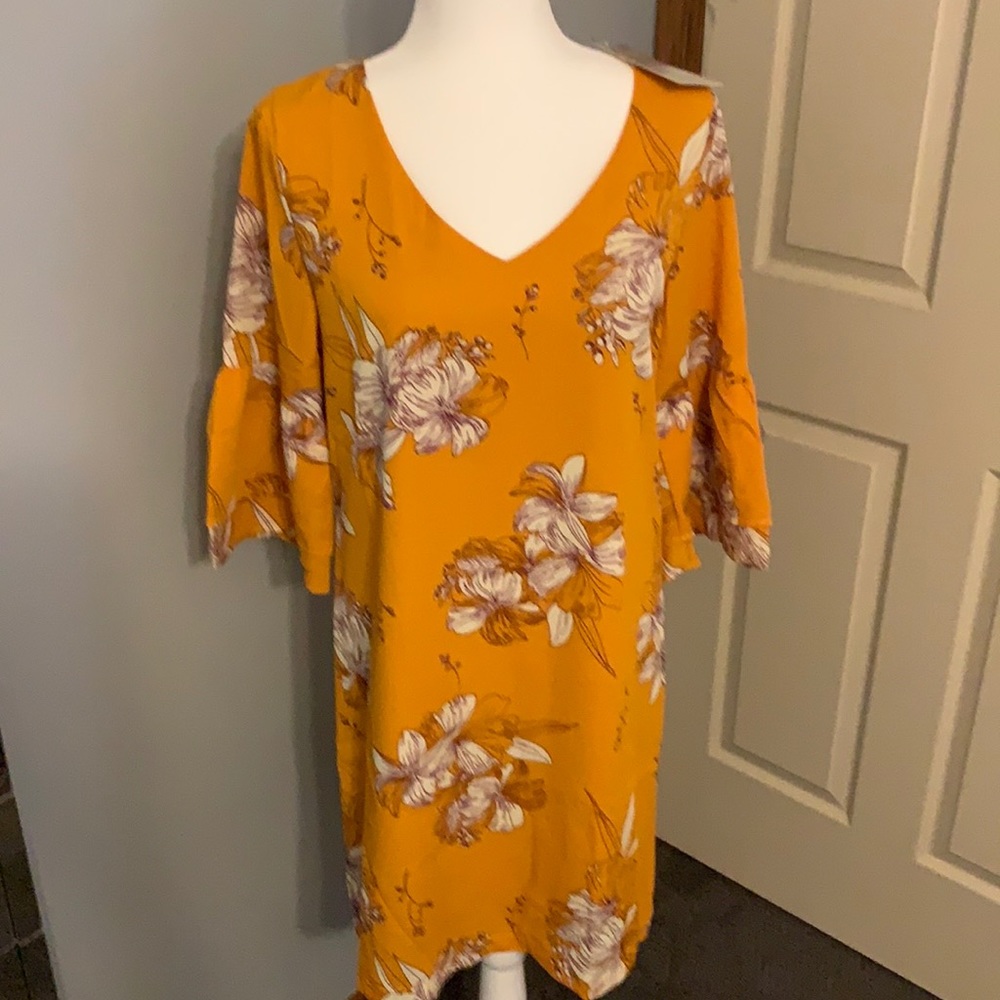 Belongsci floral print, bell sleeve shift dress